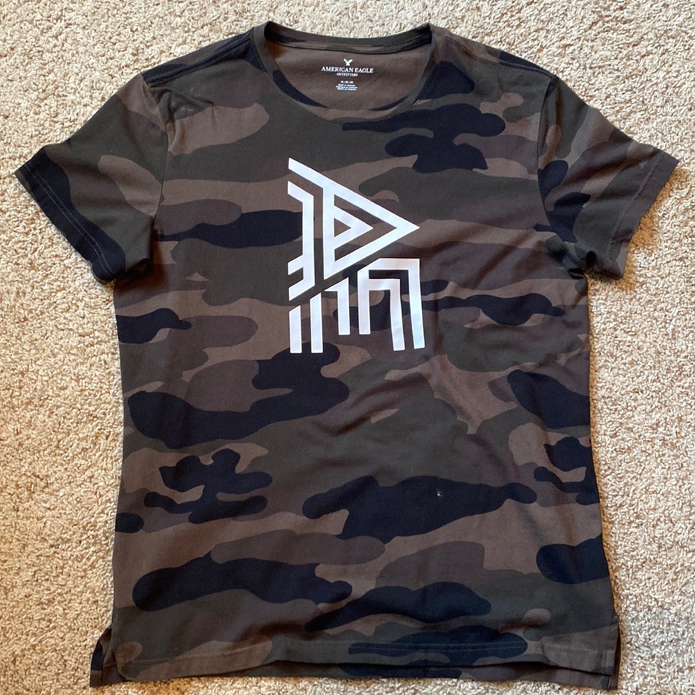 American Eagle T-shirt